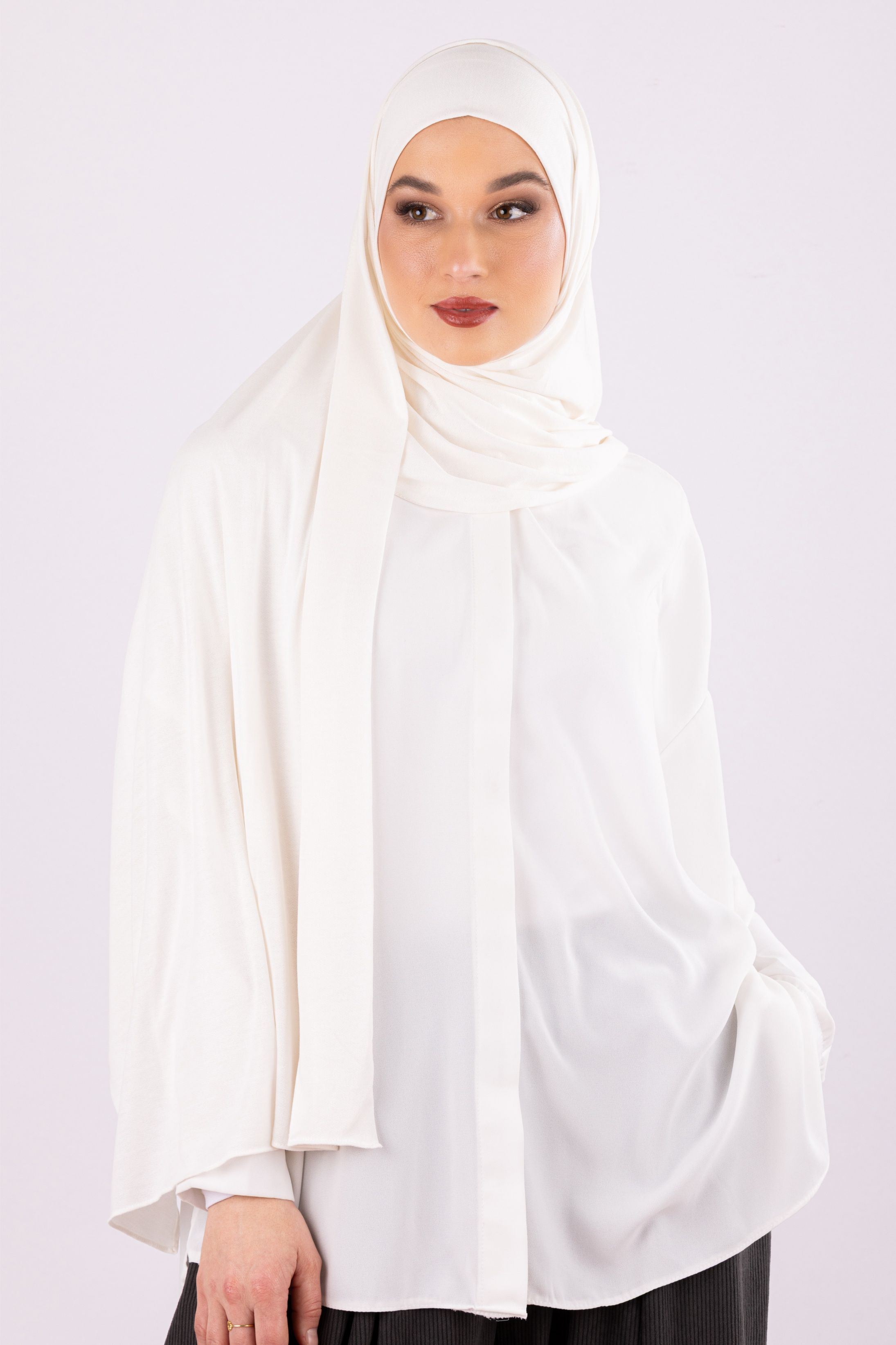 Easy To Wear Design | Moltte Signature Cotton | Off White