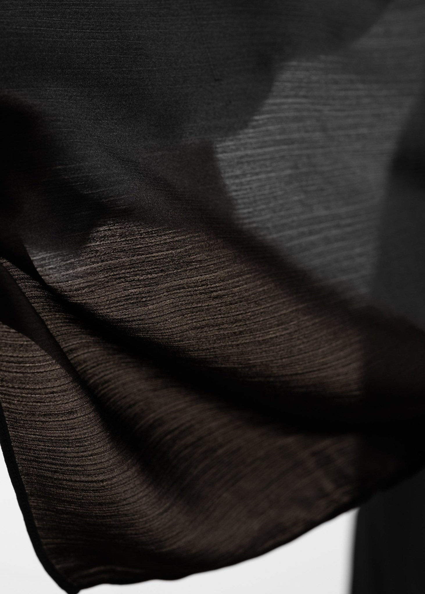 Premuim Crinkle Satin Hijab | Black - MOLLTE