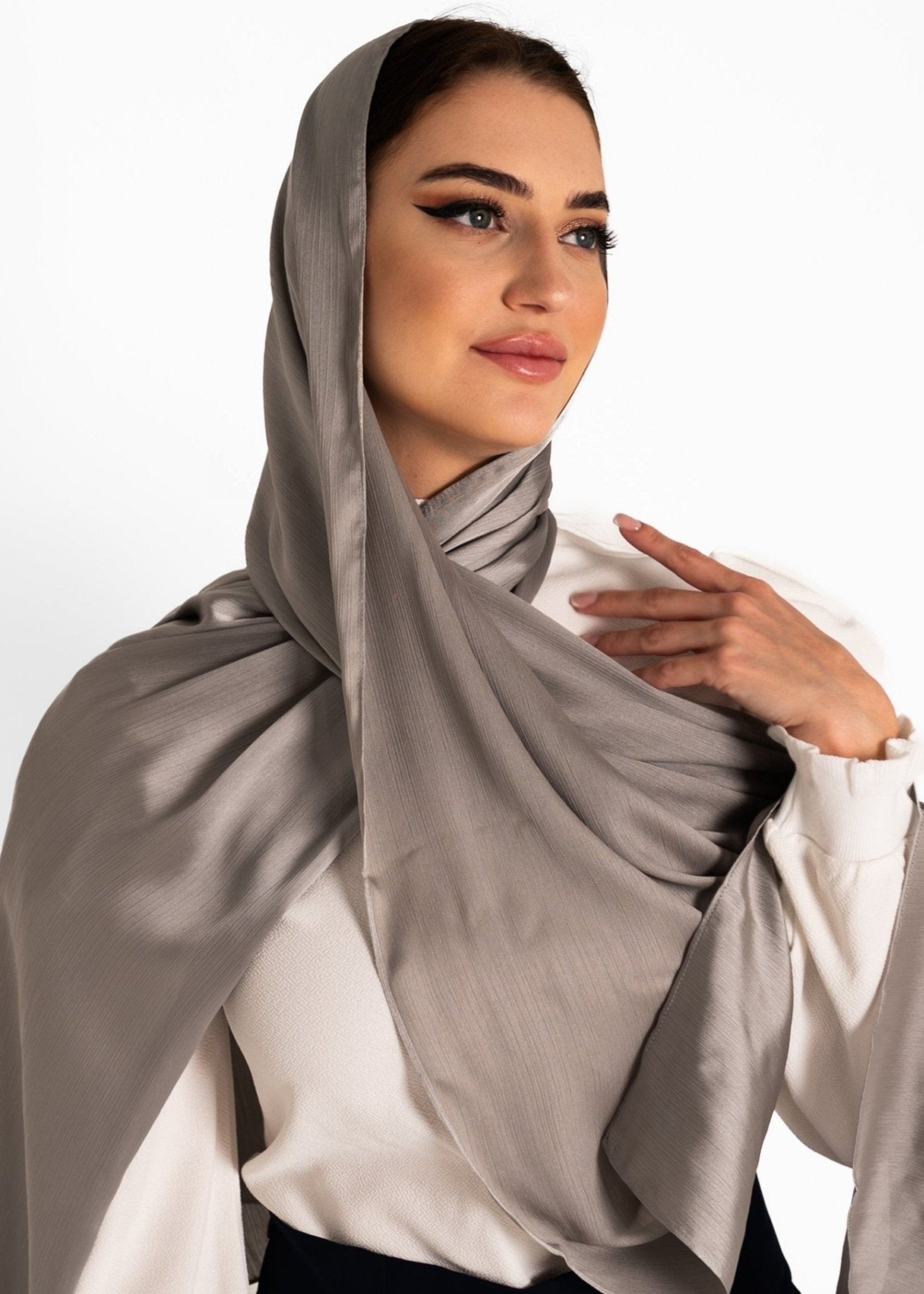 Premuim Crinkle Satin Hijab | Metalic Grey - MOLLTE