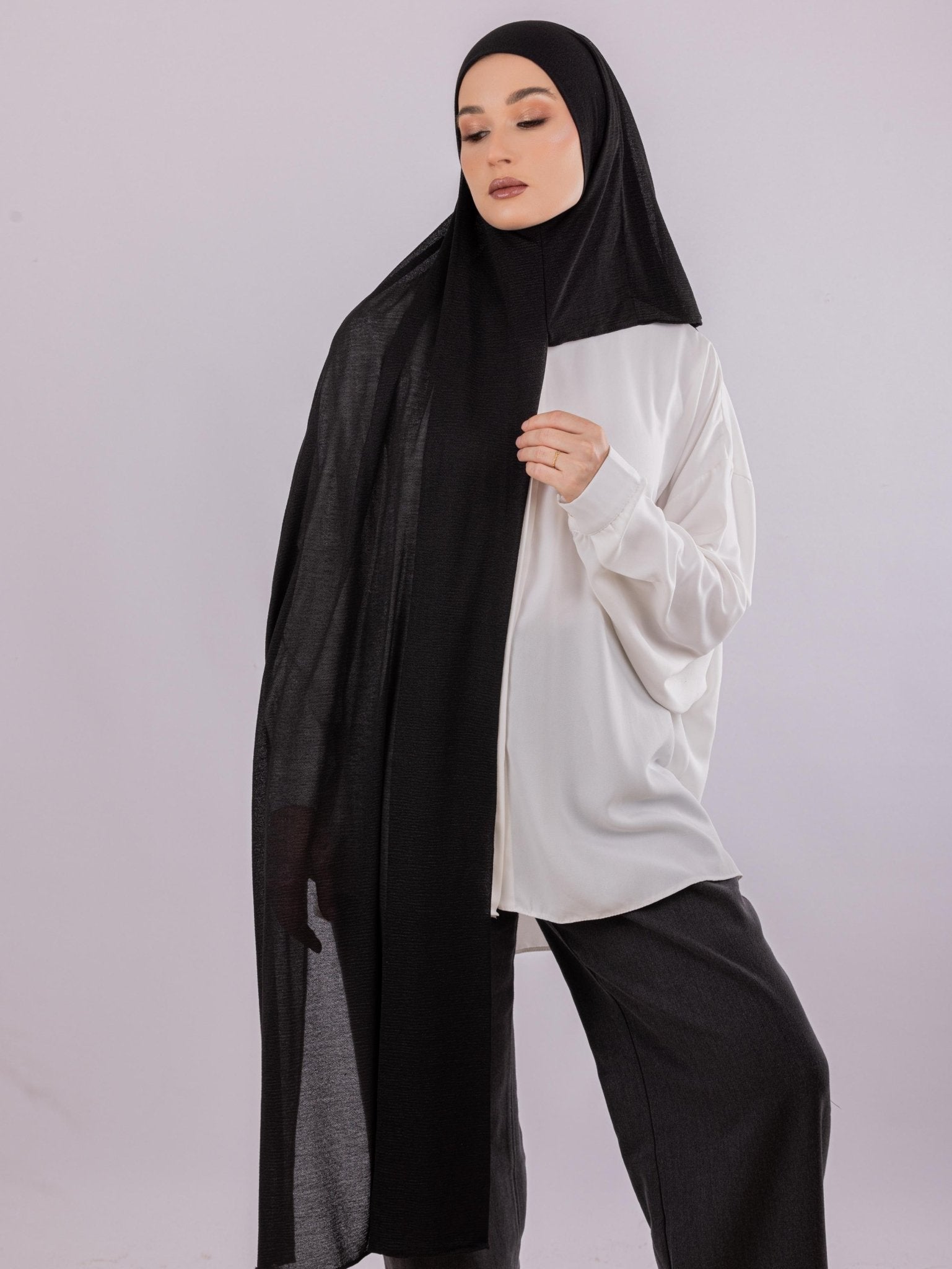 Easy To Wear Design | Malaysian Crush Cotton | Black - MOLTTE