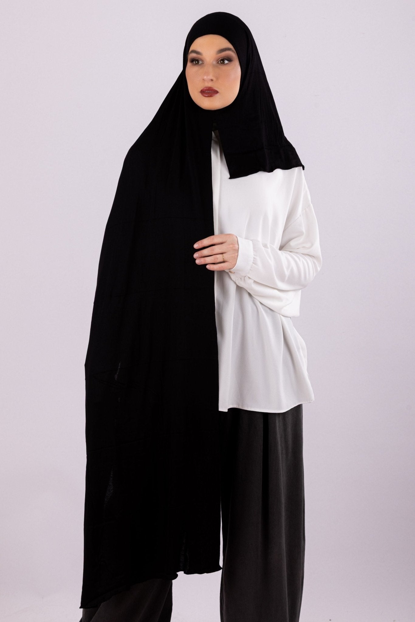 Easy To Wear Design | Moltte Signature Cotton | Black - MOLTTE