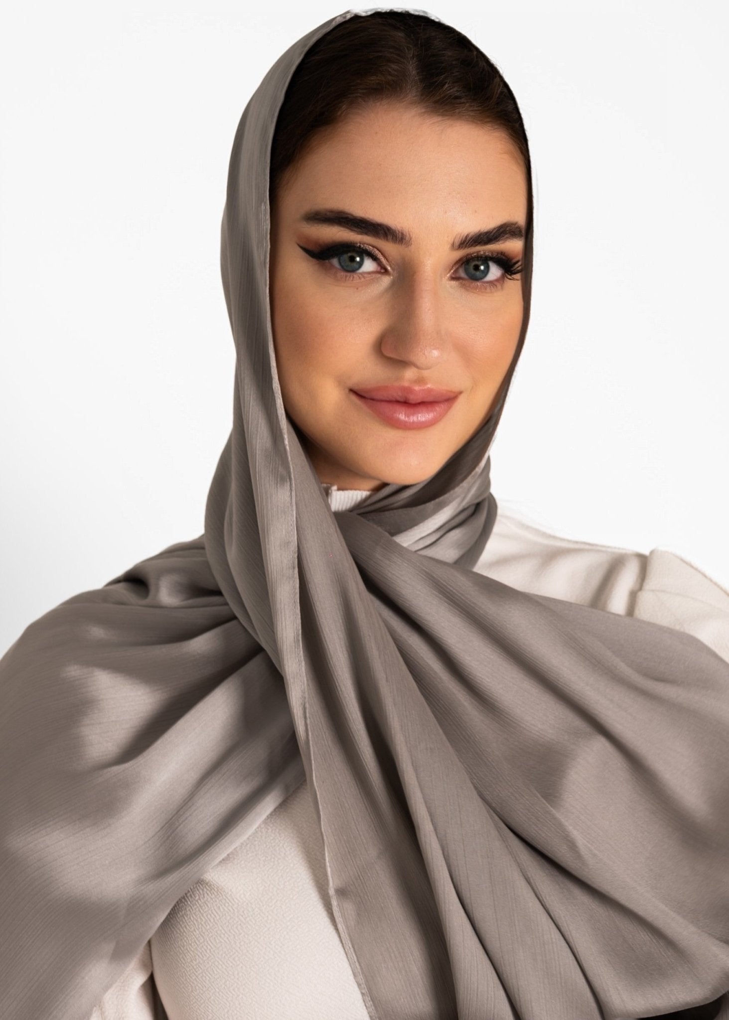 Premuim Crinkle Satin Hijab | Metalic Grey - MOLLTE