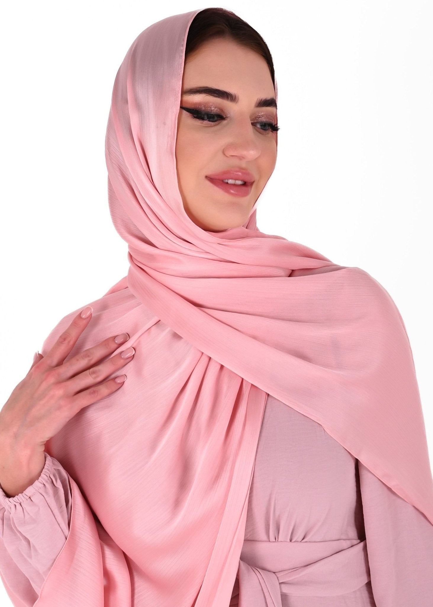 Premuim Crinkle Satin Hijab | Peachy pink - MOLLTE