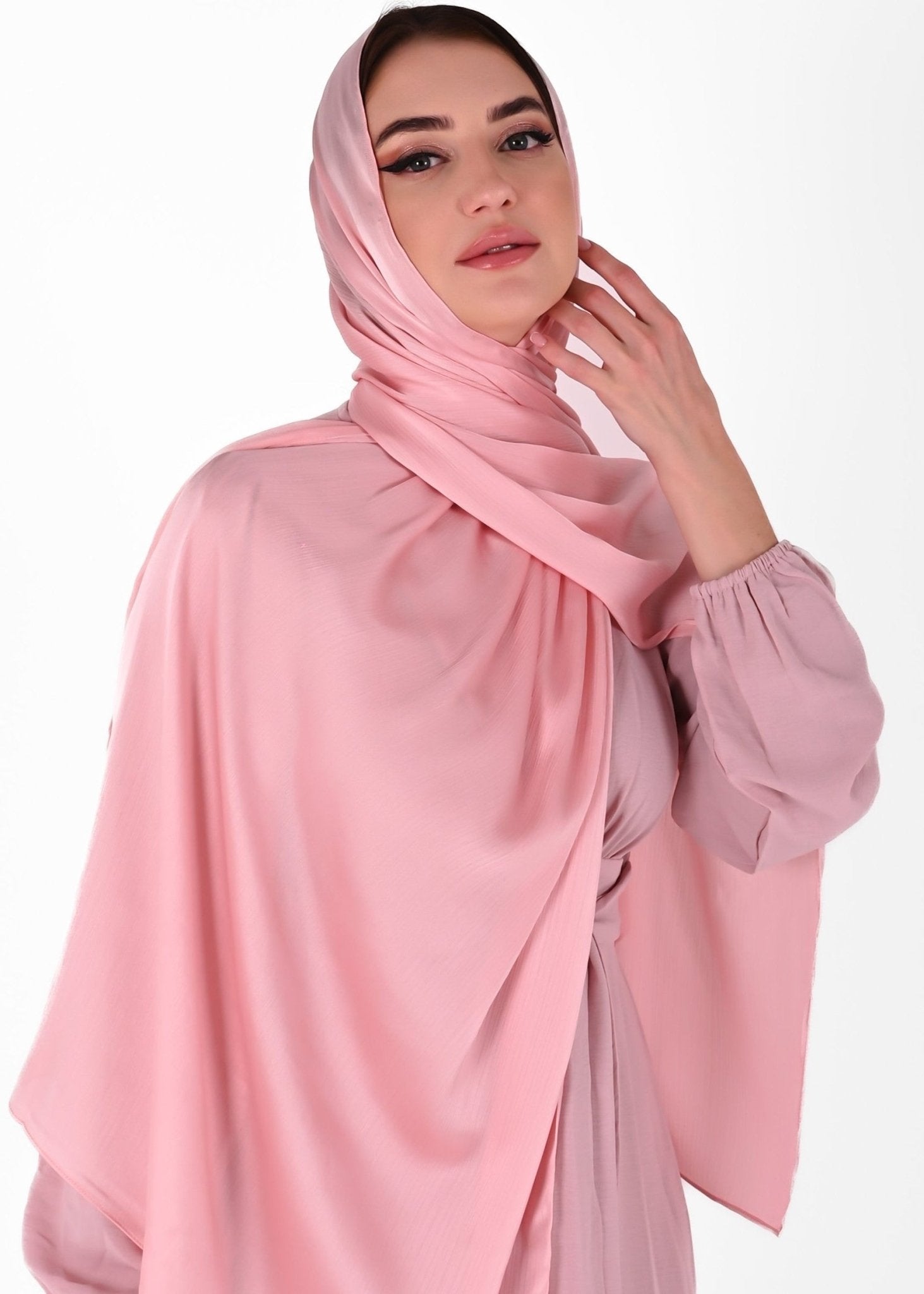 Premuim Crinkle Satin Hijab | Peachy pink - MOLLTE